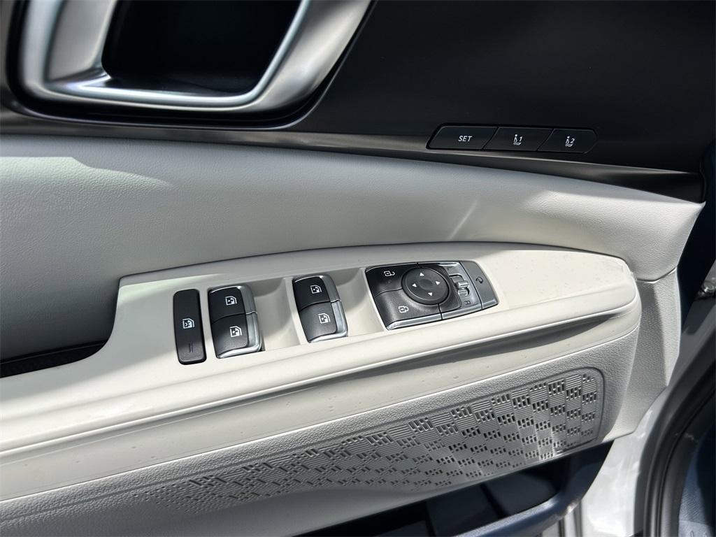 new 2026 Kia Carnival car, priced at $55,285
