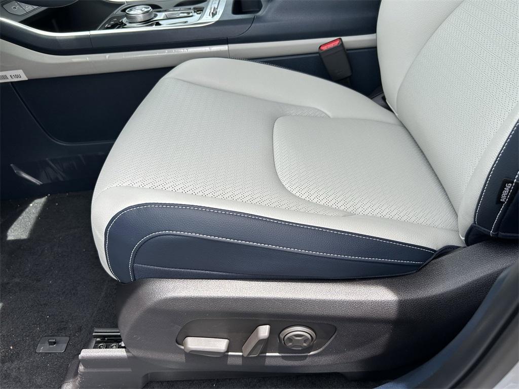 new 2026 Kia Carnival car, priced at $55,285