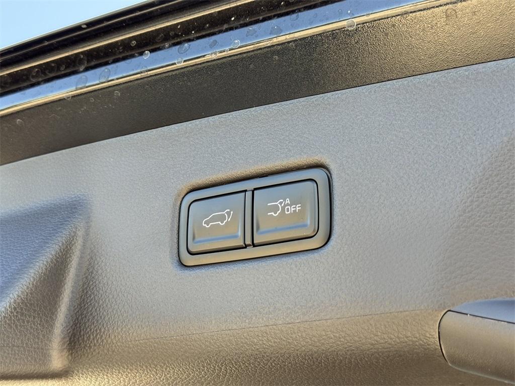 new 2026 Kia Carnival Hybrid car, priced at $45,780