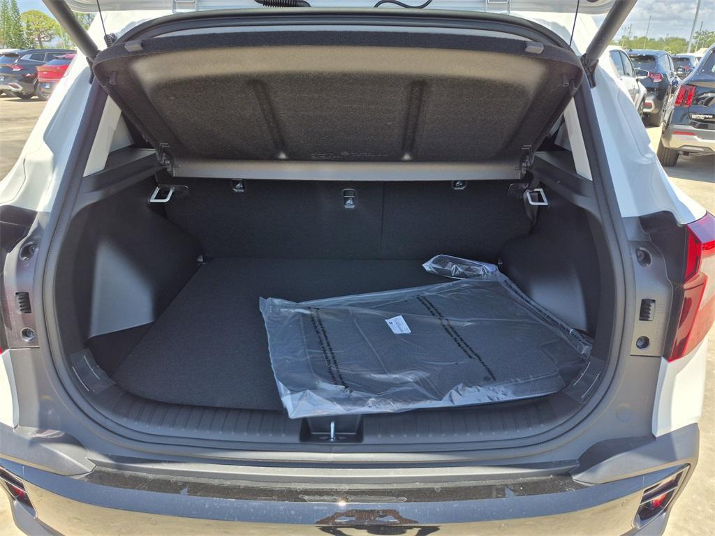 new 2025 Kia Seltos car, priced at $30,355