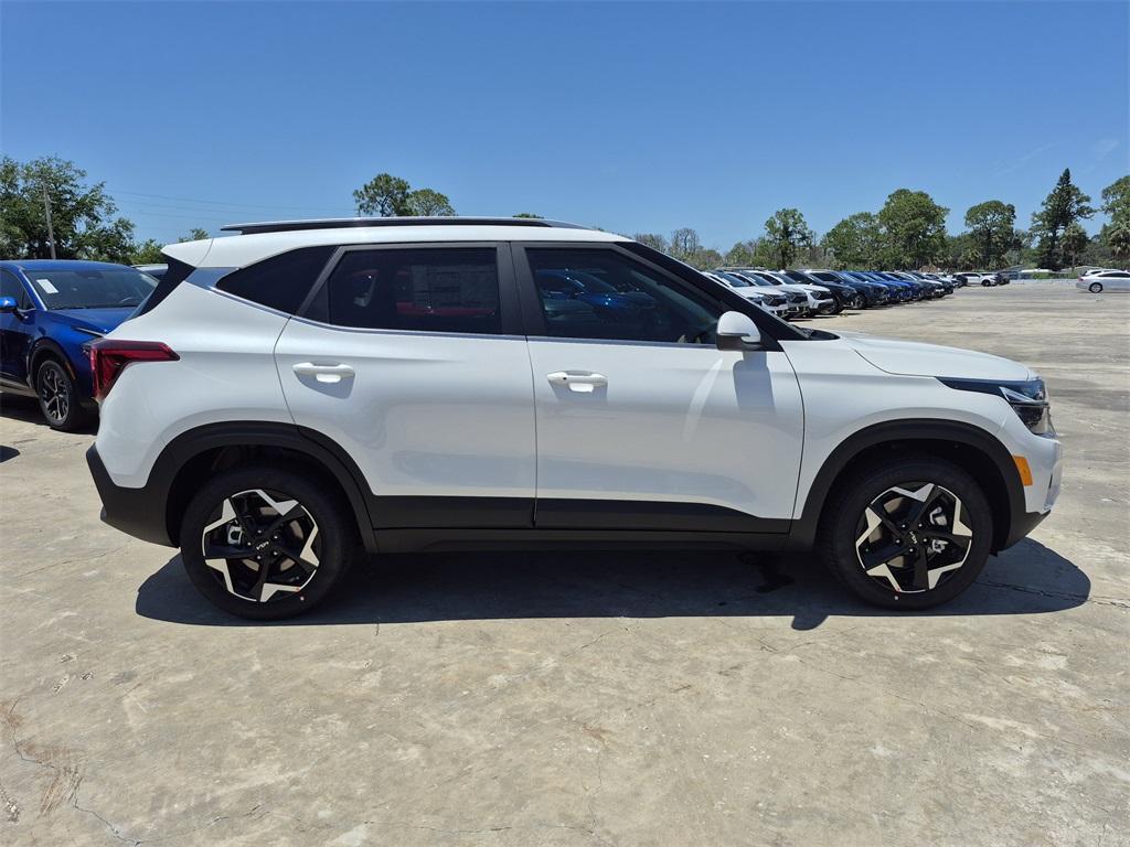 new 2025 Kia Seltos car, priced at $30,355
