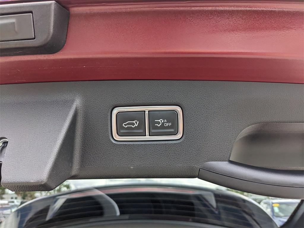 used 2024 Kia Sorento car, priced at $32,992