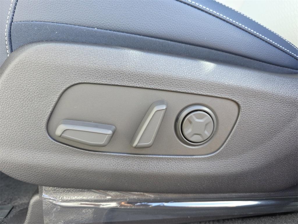 new 2026 Kia Carnival Hybrid car, priced at $54,365
