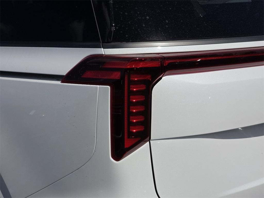 new 2026 Kia Carnival Hybrid car, priced at $54,365