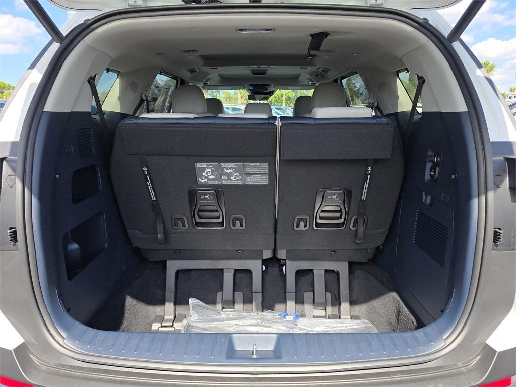new 2026 Kia Carnival Hybrid car, priced at $54,365