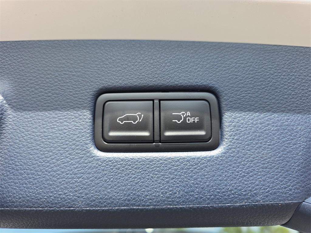 new 2026 Kia Carnival Hybrid car, priced at $54,365