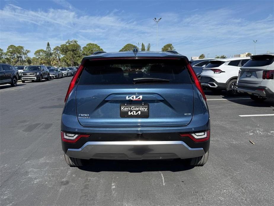 new 2025 Kia Niro car, priced at $37,135