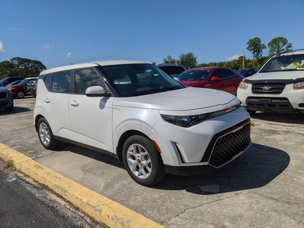 used 2025 Kia Soul car, priced at $18,201