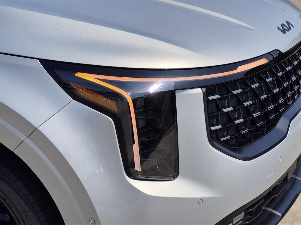 new 2025 Kia Carnival Hybrid car, priced at $49,630