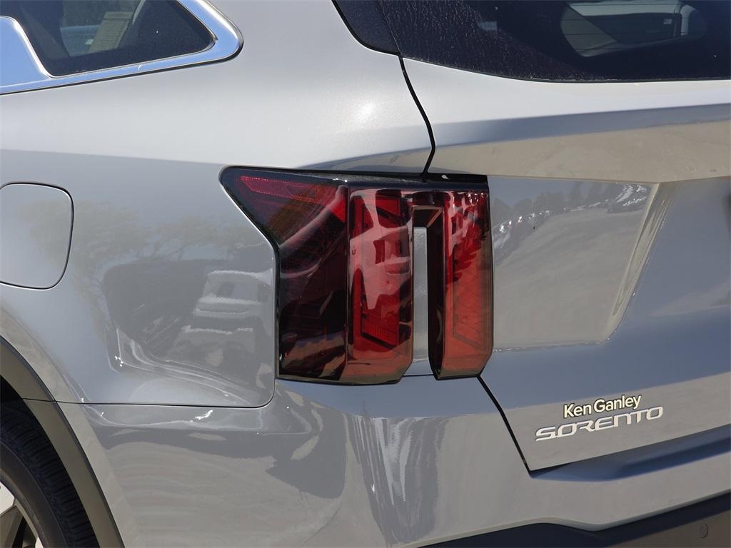 new 2025 Kia Sorento car, priced at $38,685