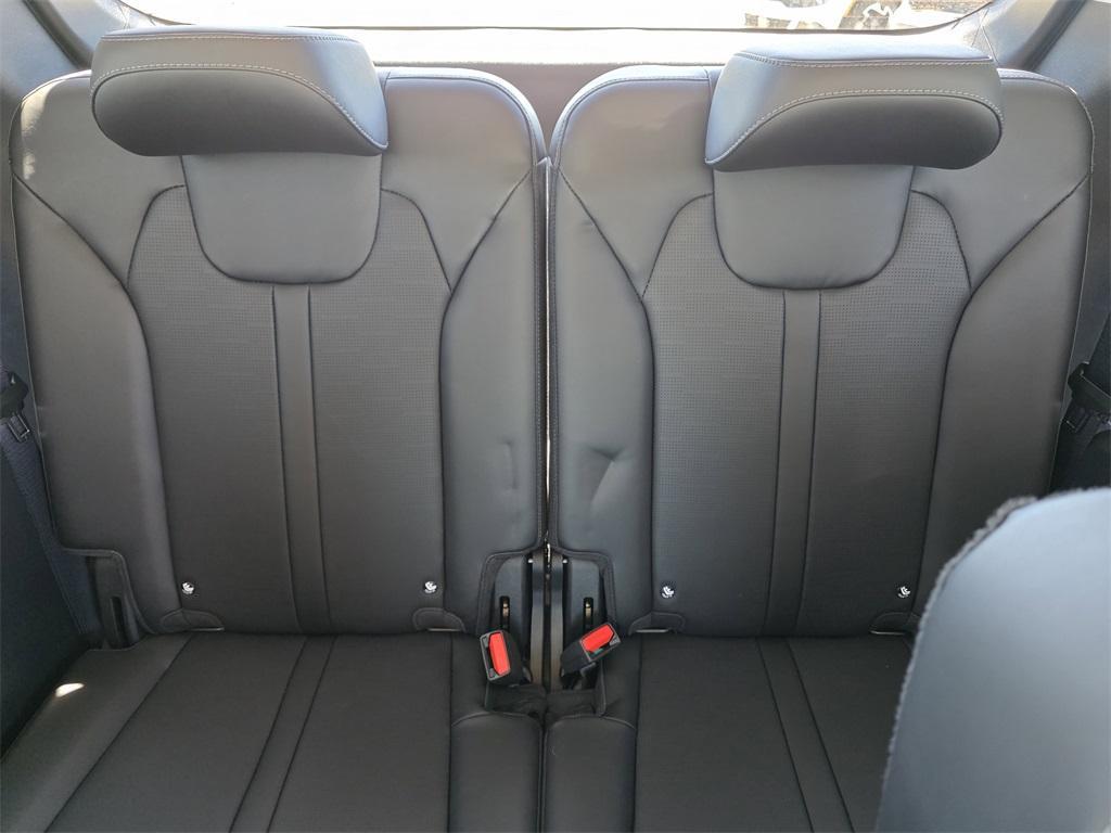 new 2025 Kia Sorento car, priced at $38,685