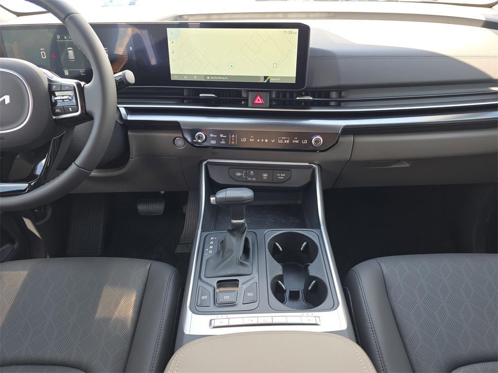new 2026 Kia Carnival car, priced at $40,190