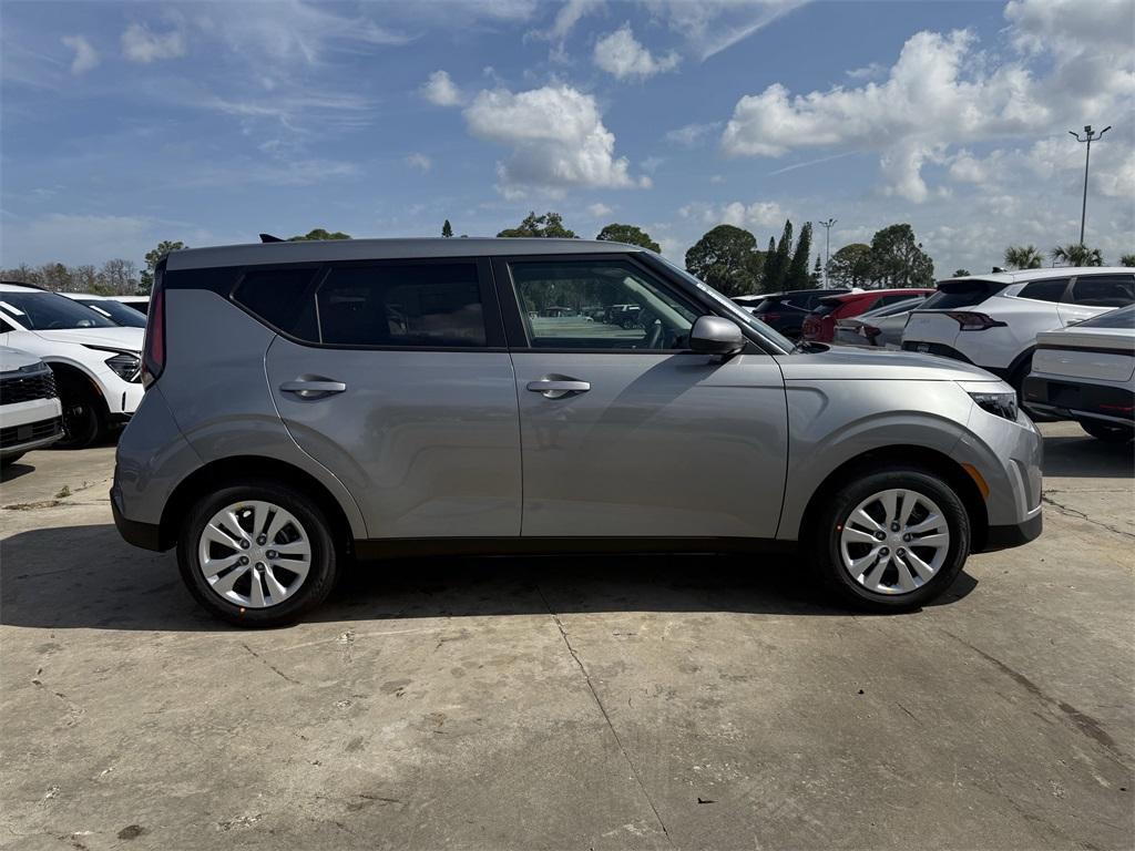 new 2025 Kia Soul car, priced at $19,306