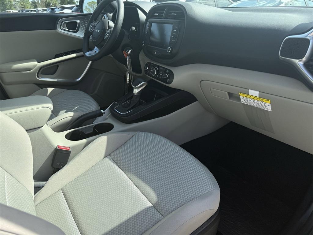 new 2025 Kia Soul car, priced at $19,306