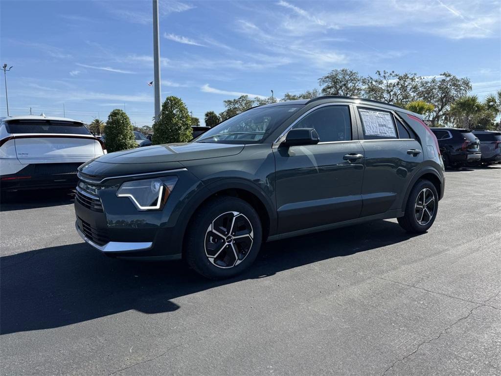 new 2025 Kia Niro car, priced at $30,985