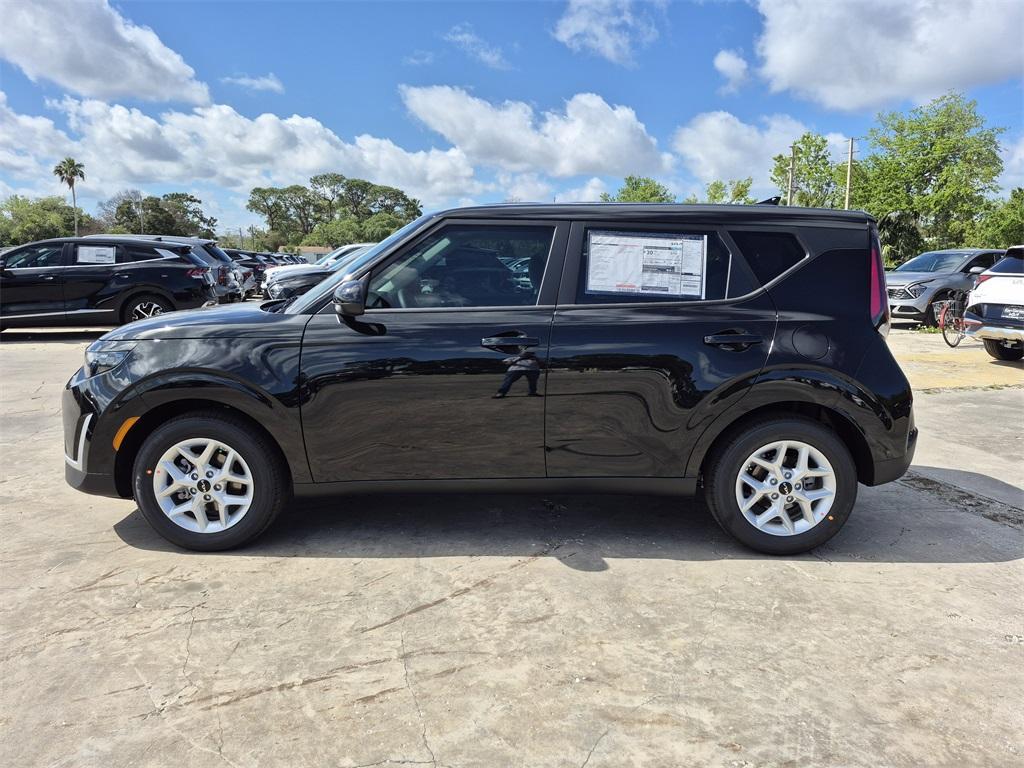 new 2025 Kia Soul car, priced at $22,405