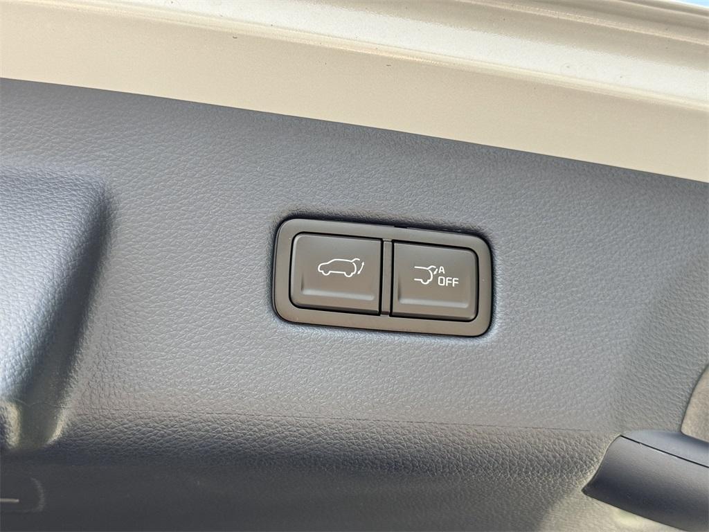 new 2026 Kia Carnival car, priced at $47,285
