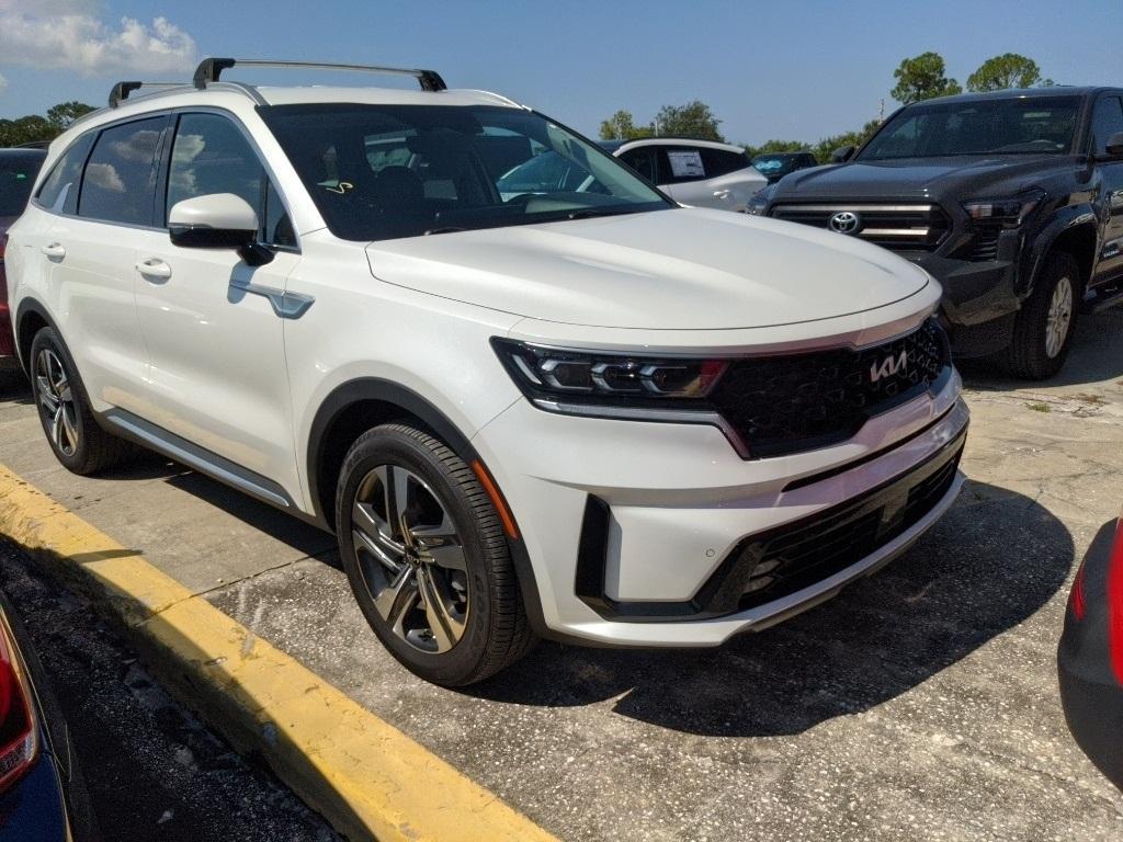 used 2022 Kia Sorento Plug-In Hybrid car, priced at $27,991