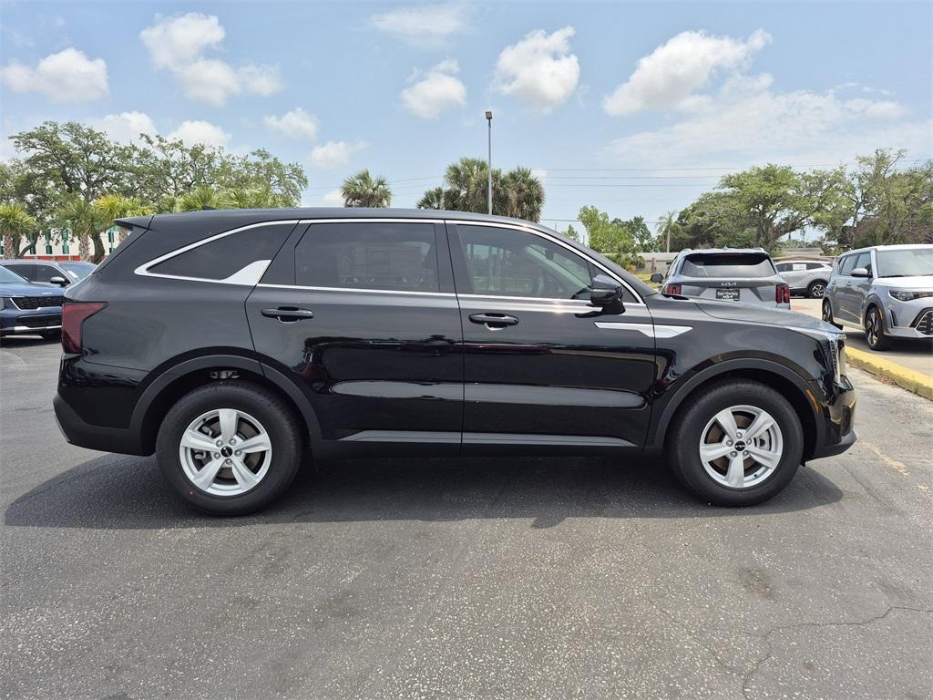 new 2025 Kia Sorento car, priced at $28,489