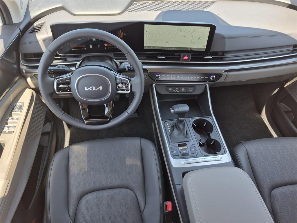 new 2025 Kia Carnival car, priced at $40,495
