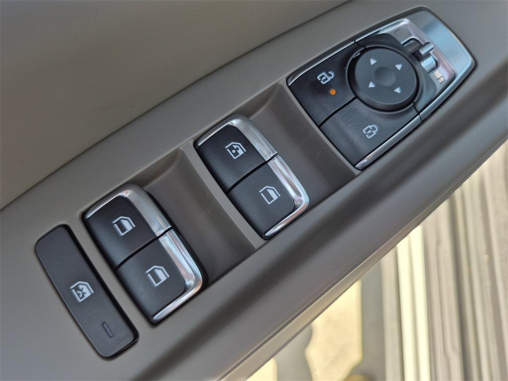 new 2025 Kia Carnival car, priced at $40,495