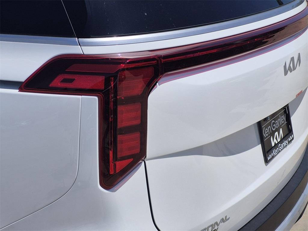 new 2025 Kia Carnival car, priced at $40,495