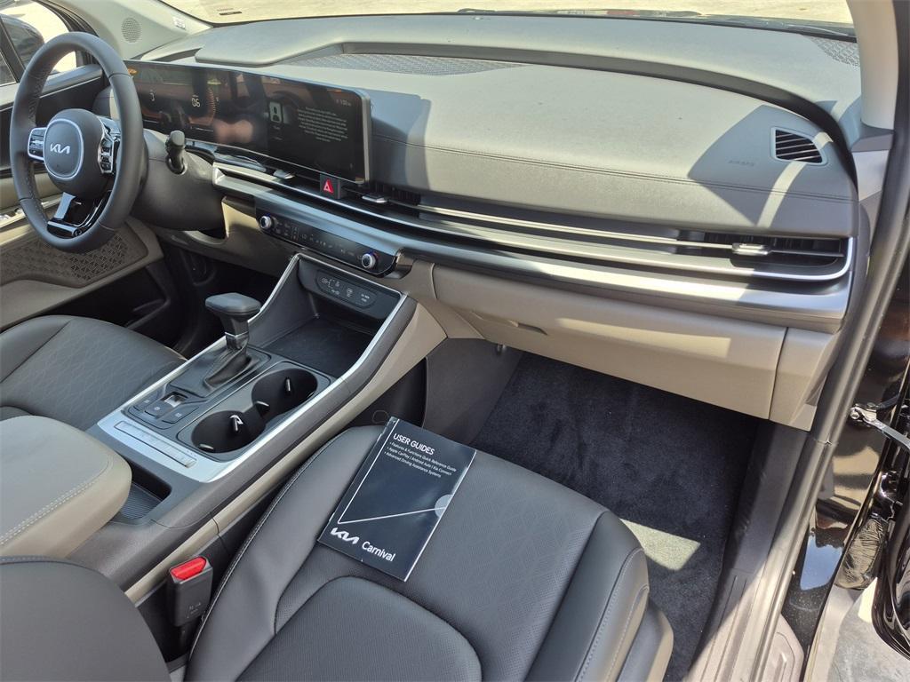new 2025 Kia Carnival car, priced at $40,495