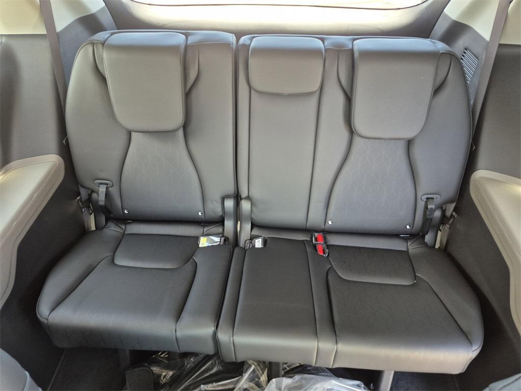 new 2025 Kia Carnival car, priced at $40,495