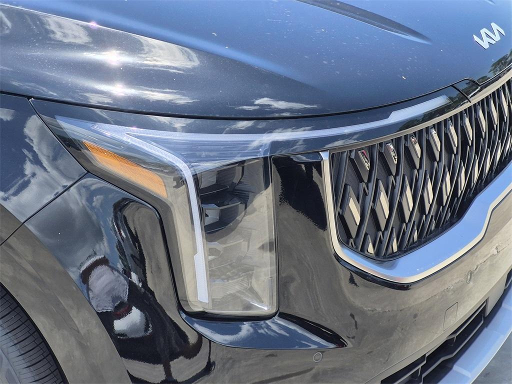new 2025 Kia Carnival car, priced at $40,495