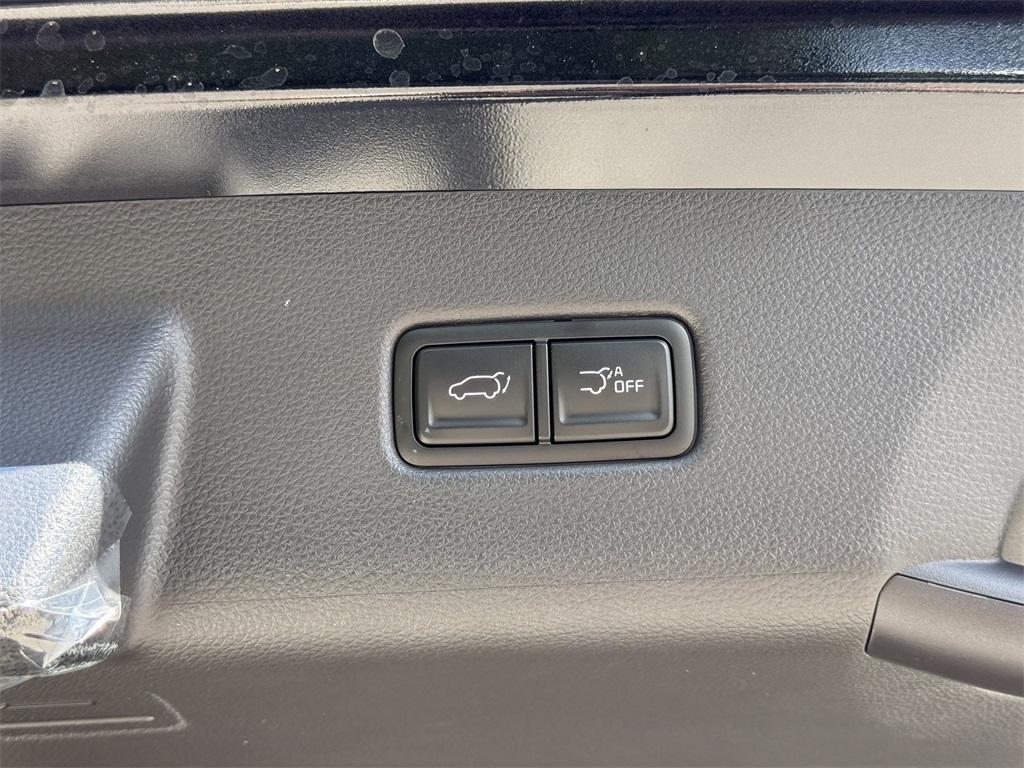 new 2026 Kia Carnival car, priced at $47,285