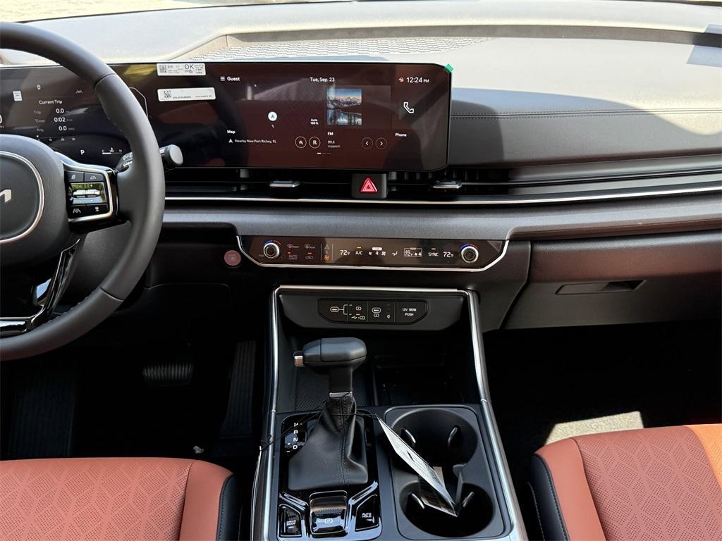 new 2026 Kia Carnival car, priced at $47,285