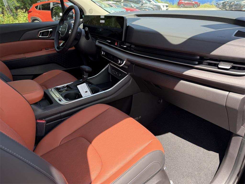 new 2026 Kia Carnival car, priced at $47,285