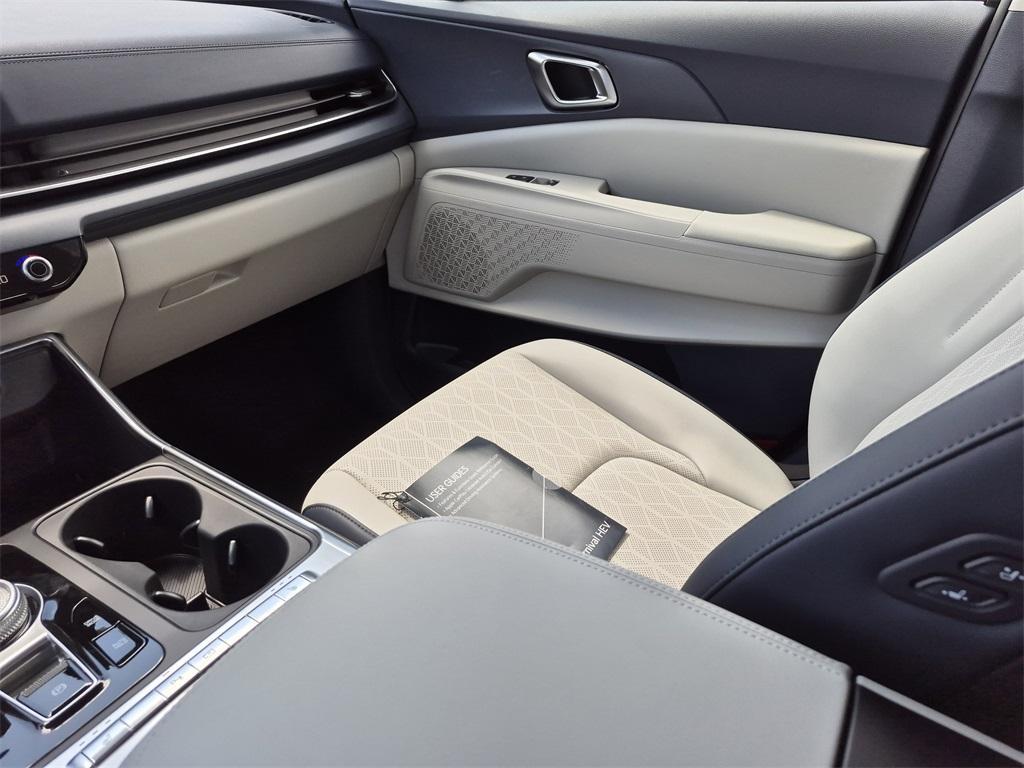 new 2025 Kia Carnival Hybrid car, priced at $43,700