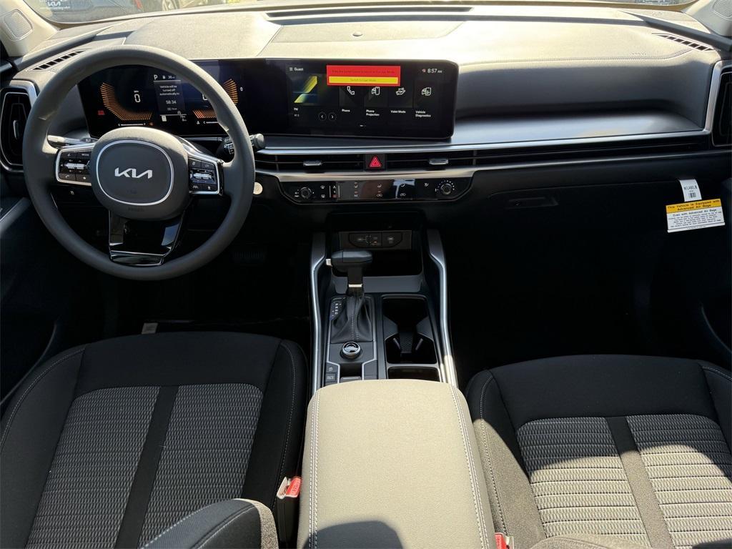 new 2025 Kia Sorento car, priced at $32,125
