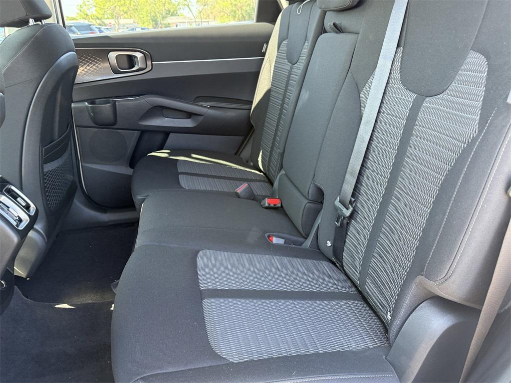 new 2025 Kia Sorento car, priced at $32,125