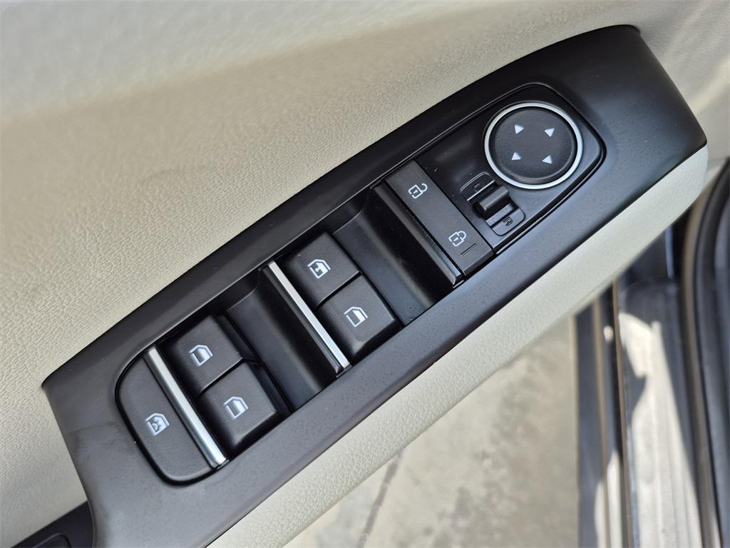 used 2024 Kia Soul car, priced at $20,201