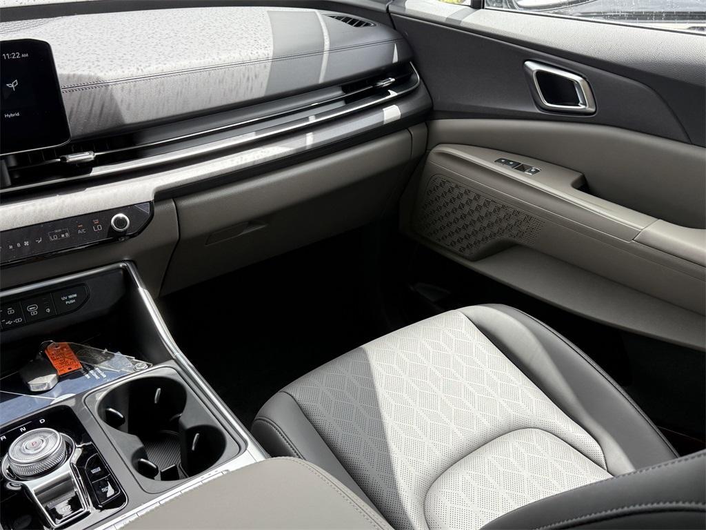 new 2026 Kia Carnival Hybrid car, priced at $45,145