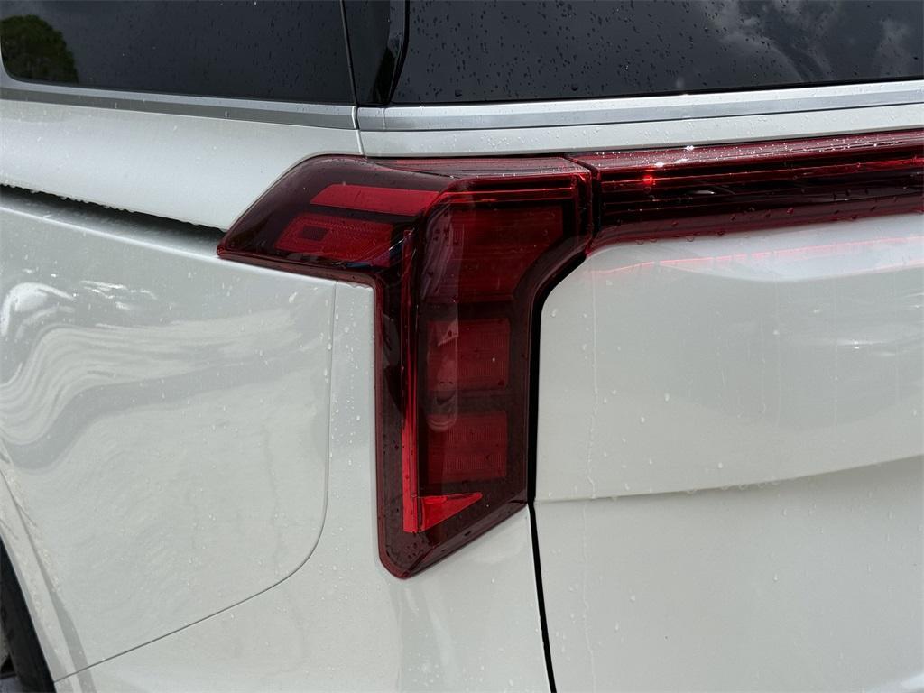 new 2026 Kia Carnival Hybrid car, priced at $45,145
