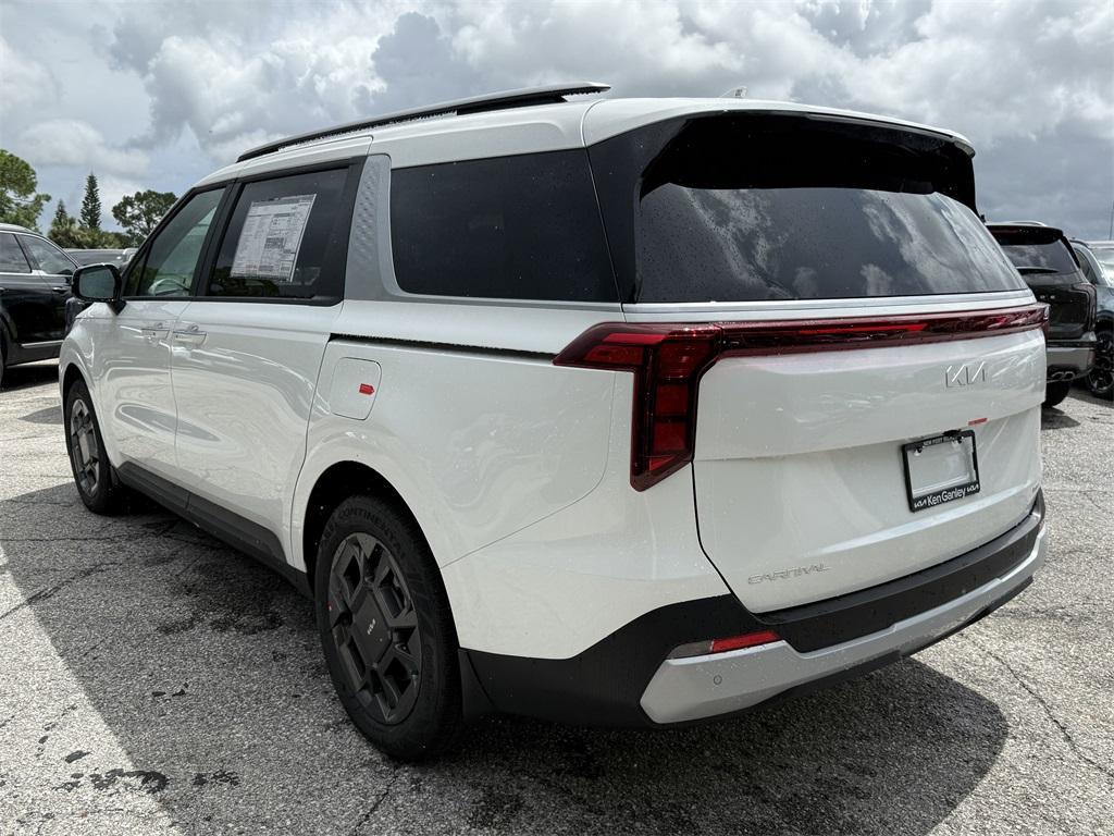 new 2026 Kia Carnival Hybrid car, priced at $45,145