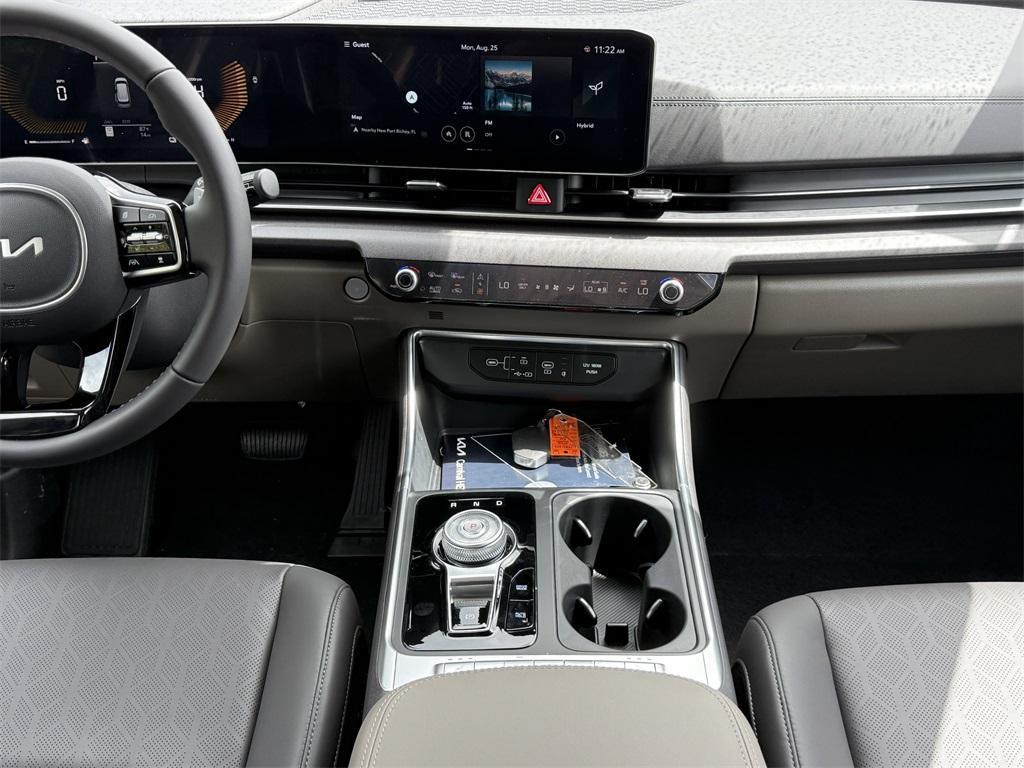 new 2026 Kia Carnival Hybrid car, priced at $45,145