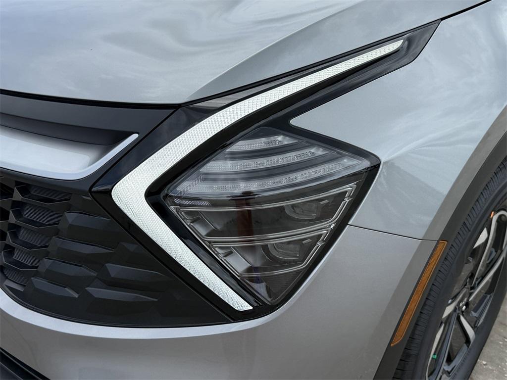 new 2025 Kia Sportage Hybrid car, priced at $29,610