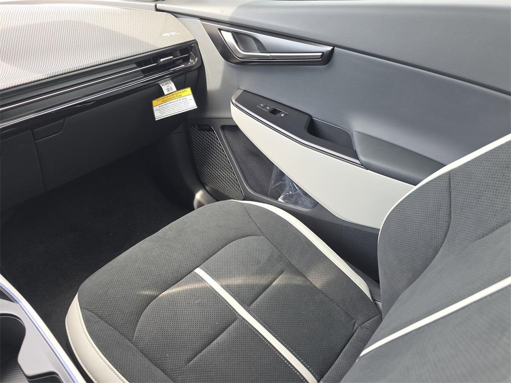 new 2025 Kia EV6 car, priced at $49,348