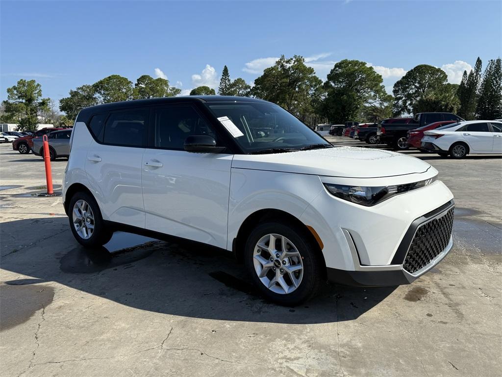 new 2025 Kia Soul car, priced at $24,740