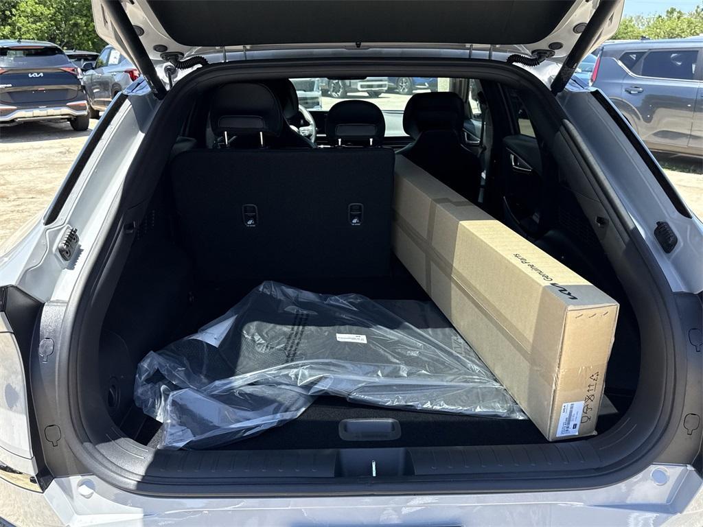 new 2025 Kia EV6 car, priced at $53,040