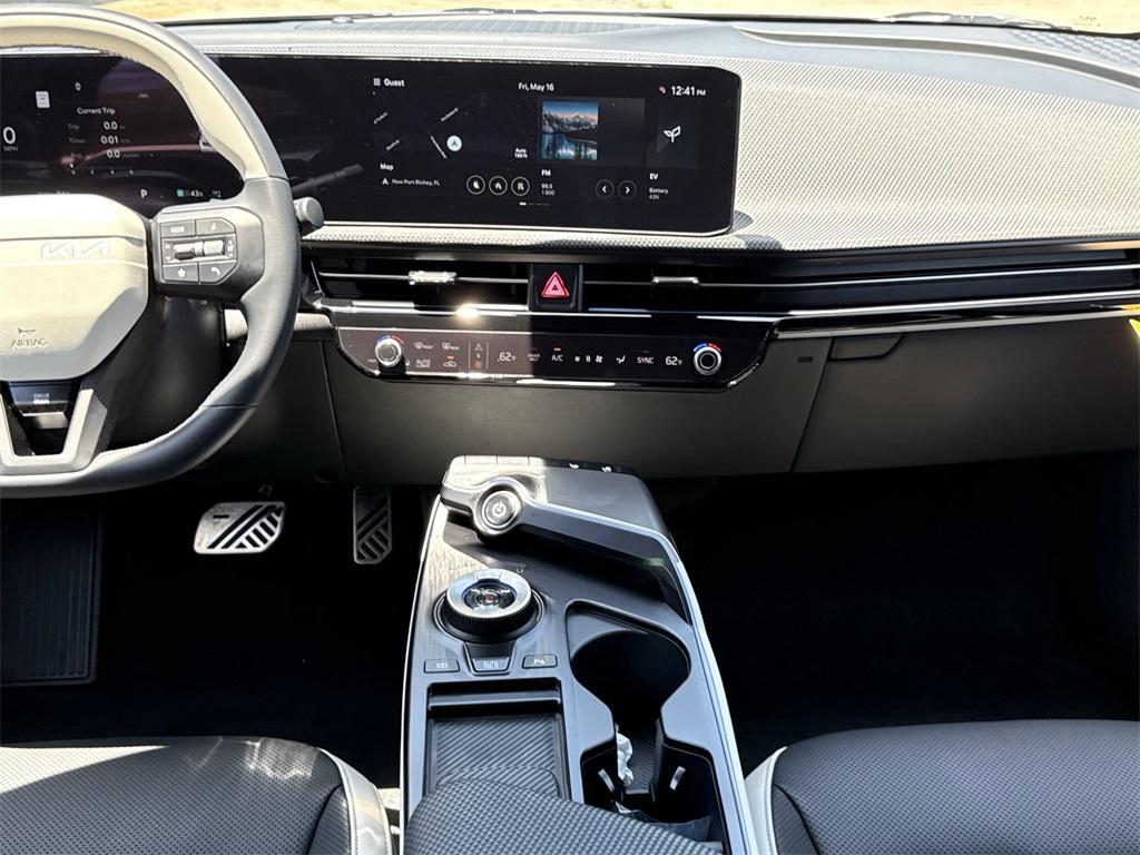 new 2025 Kia EV6 car, priced at $53,040