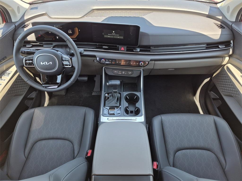 new 2025 Kia Carnival car, priced at $39,327
