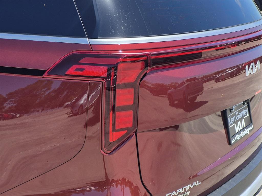 new 2025 Kia Carnival car, priced at $39,327