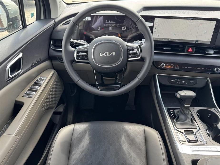 new 2025 Kia Carnival car, priced at $40,160