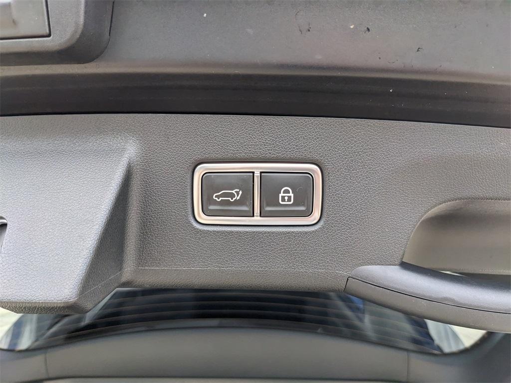 used 2023 Kia Sorento car, priced at $27,572