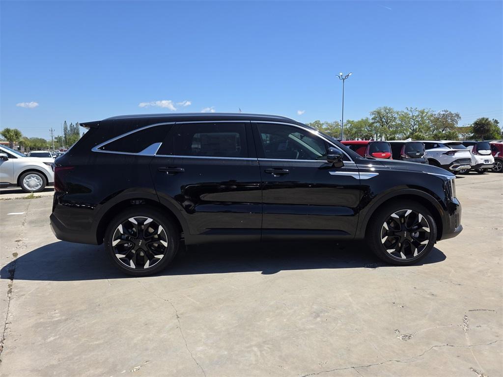new 2025 Kia Sorento car, priced at $40,330
